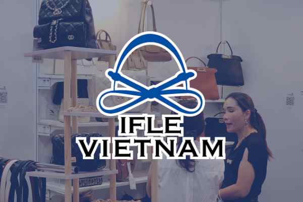 Buyer sourcing leather bags from OEM factories