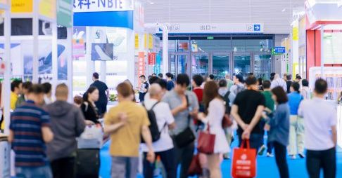 如何观展pic Exhibitor demos shoe lasting machine in Shoes & Leather - Guangzhou