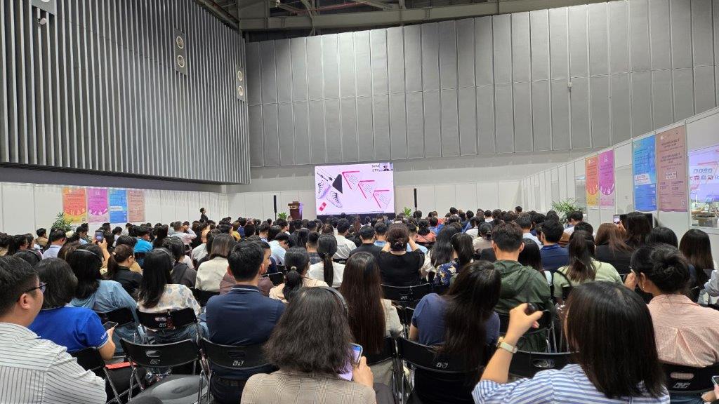 Technical Seminar by Industry Experts talking about ESG and Footwear Material
