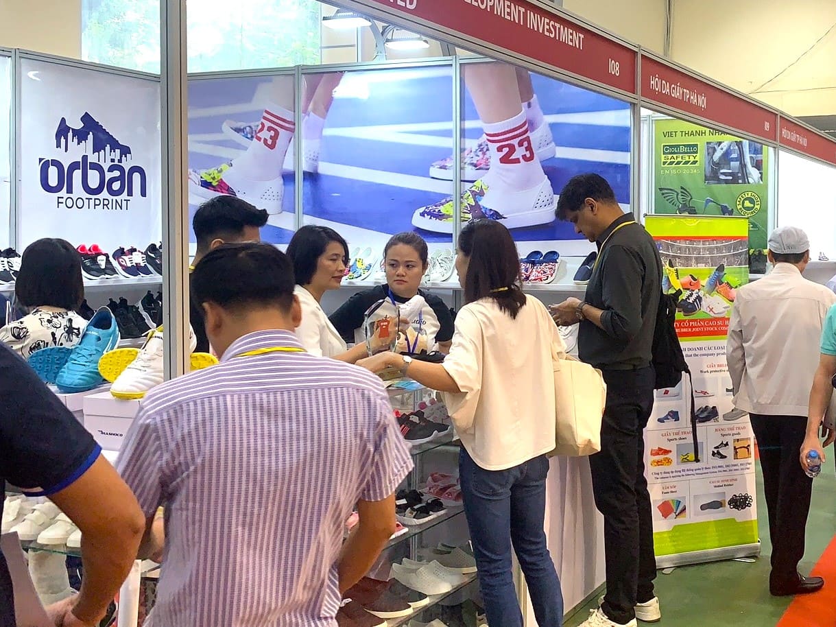 Buyers-looking-for-finished-products-in-Shoes-and-Leather-Hanoi-by-Top-Repute