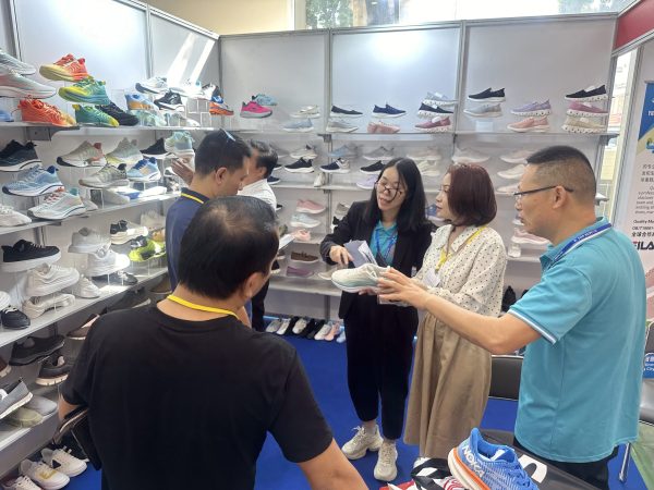 Buyers-looking-for-finished-products-in-Shoes-and-Leather-Hanoi-by-Top-Repute
