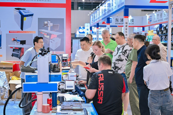 Shoe outsole injection machine demo at Shoes & Leather - Guangzhou