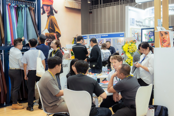 Manufacturers sourcing leather hide in the exhibition by Top Repute Co. Ltd